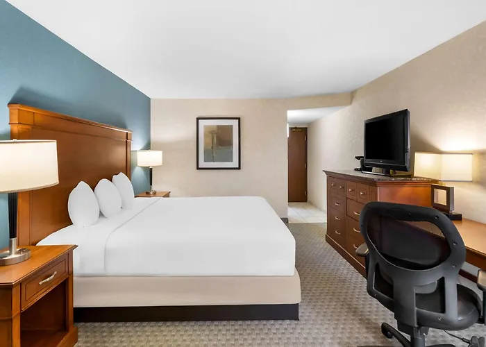 Sonesta Essential Houston Hobby Airport