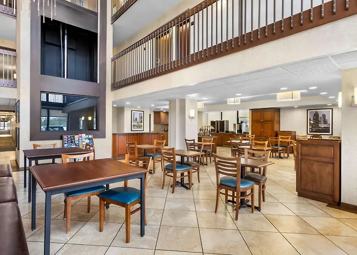 Sonesta Essential Houston Hobby Airport