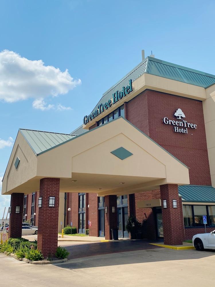 Hotel Sonesta Essential Hobby Airport 3*