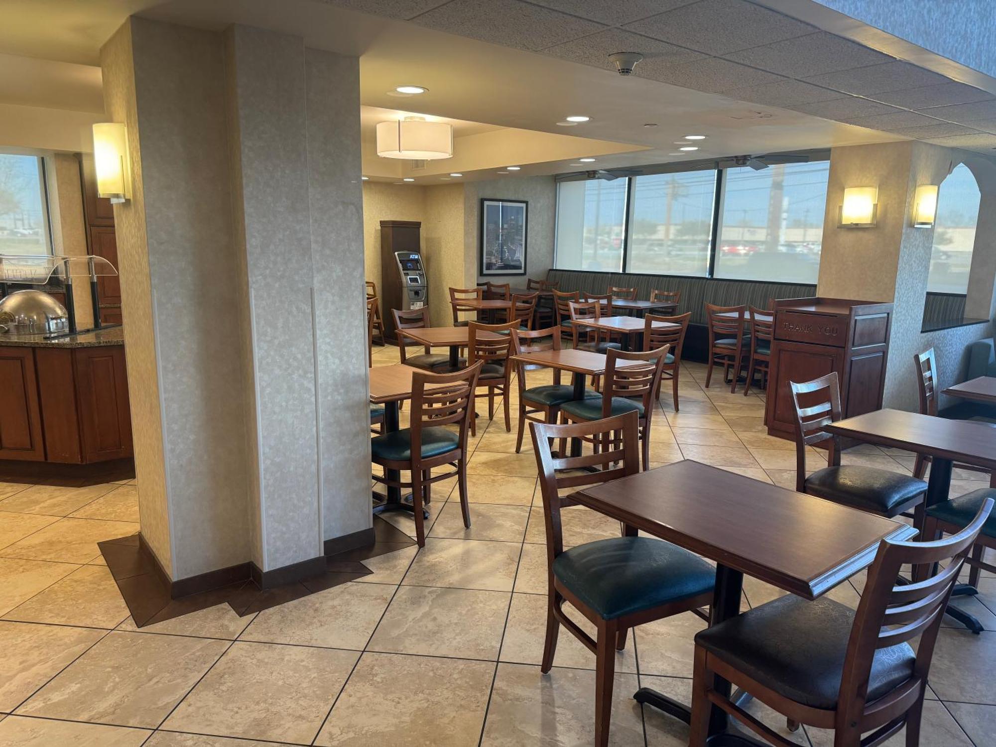 Hotel Sonesta Essential Hobby Airport 3*