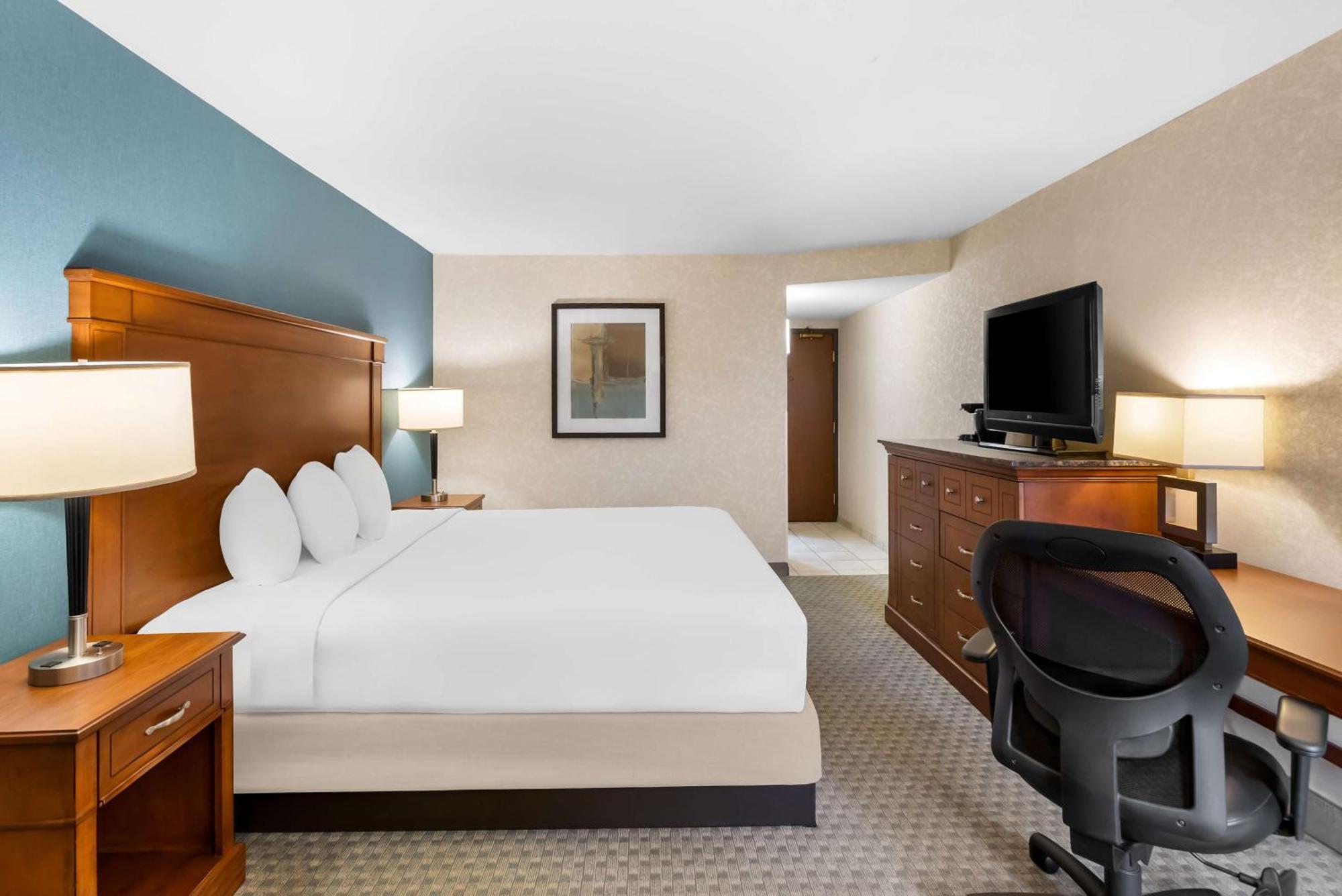 Sonesta Essential Hobby Airport Hotel