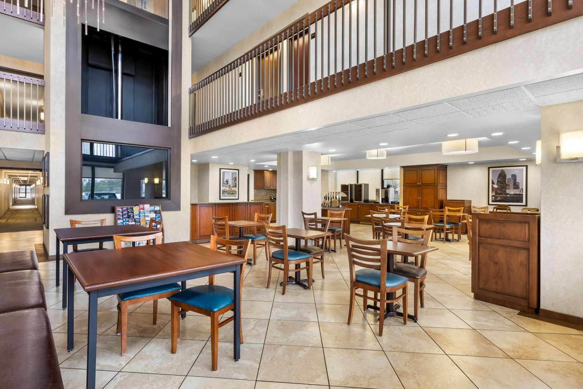 Sonesta Essential Hobby Airport Hotel 3*