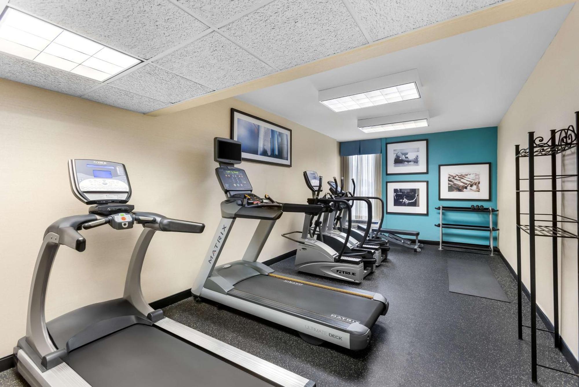Sonesta Essential Hobby Airport Hotel