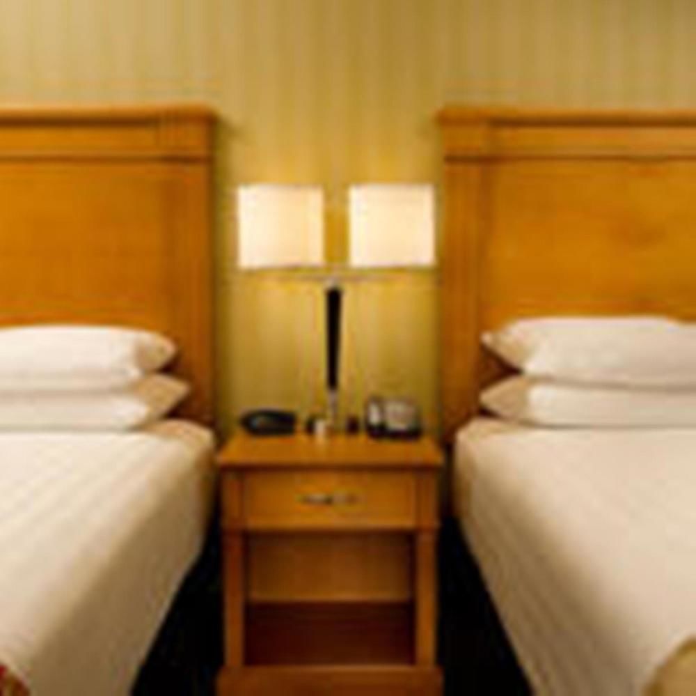 Hotel Sonesta Essential Hobby Airport 3*