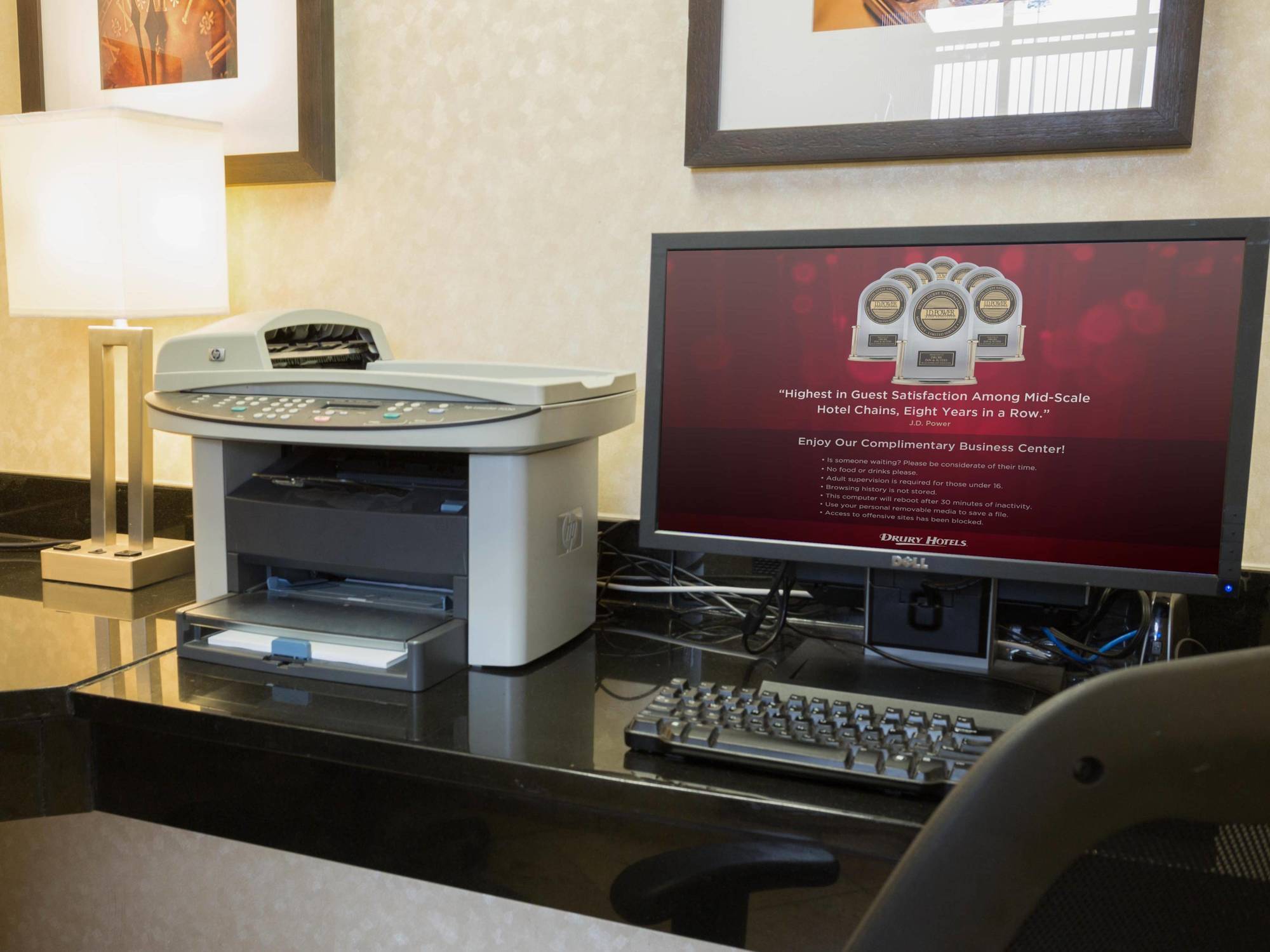 Hotel Sonesta Essential Hobby Airport 3*
